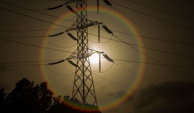 Aumentos na tarifa de transmissão de energia elétrica poderão ser discutidos com empresas, – especialista