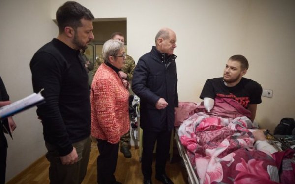 Scholz e Zelensky visitaram os defensores feridos da Ucrânia