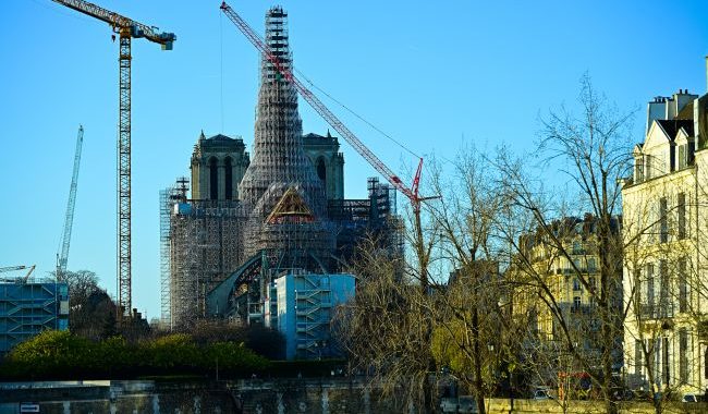 Na França, a Catedral de Nossa Senhora de Paris foi reaberta após restauração