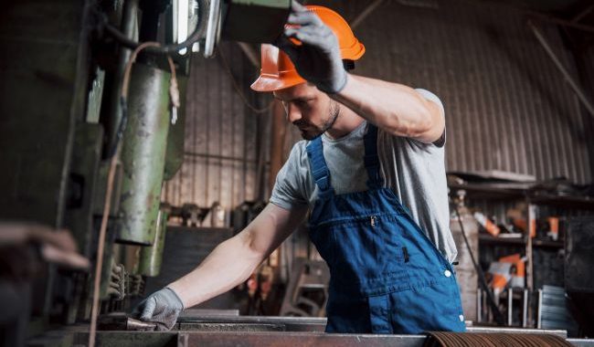 A escassez de trabalhadores é óbvia. Em algumas áreas do mercado há maior escassez de pessoal