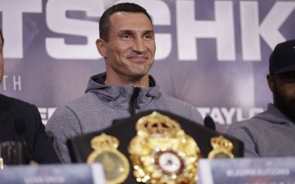 O organizador da luta Usyk-Fury sugeriu que Vladimir Klitschko voltasse ao ringue pelo título