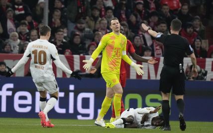 Neuer recebeu o primeiro cartão vermelho da carreira: Bayer eliminou o Bayern da Copa da Alemanha (vídeo)