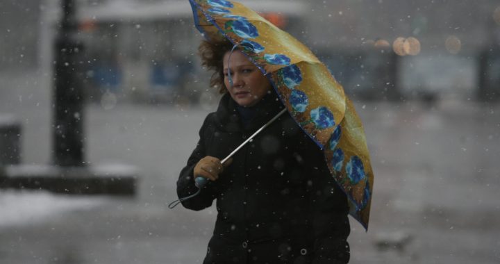 Previsão do tempo para 22 de janeiro: chuva com neve e dia nublado.