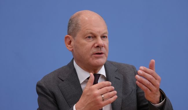 A ajuda dos EUA à Ucrânia pode ter vida curta para Trump? Scholz pensa