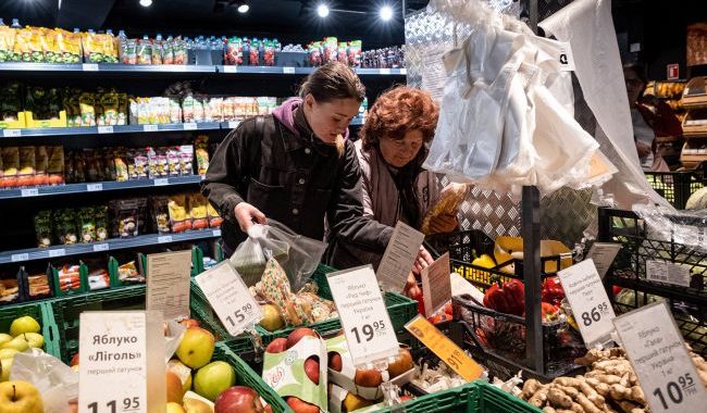 Tudo está ficando mais caro? Por que os preços dos alimentos estão subindo na Ucrânia e o que esperar em 2025