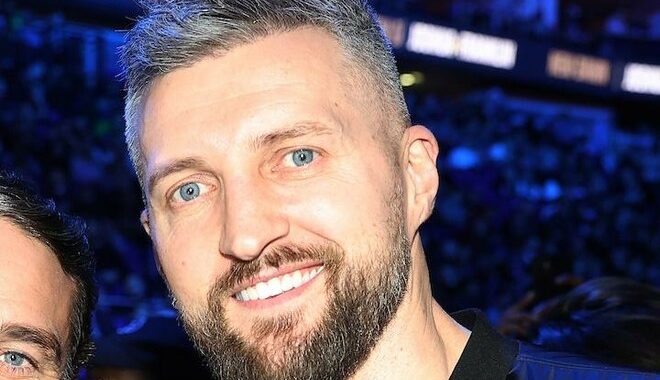 Carl FROCH: “Usyk não o teria derrotado. Ele o teria derrotado e despedaçado”
