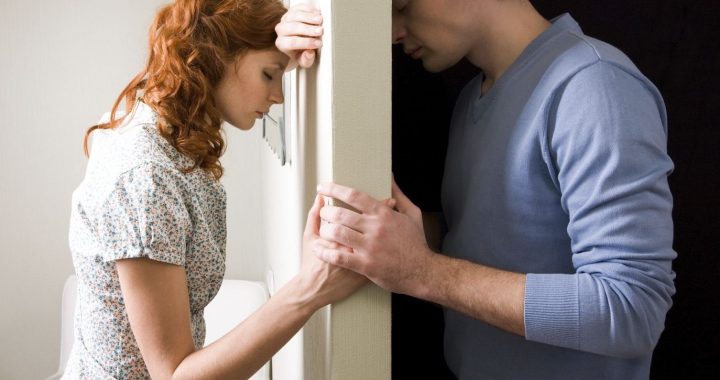 Como entender que seu ex não te deixa ir e está esperando você renovar o relacionamento: quatro sinais principais