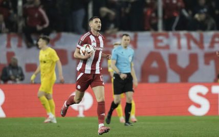 Olympiacos com dupla vitória de Yaremchuk vence com força, mas deixa a Liga Europa (vídeo)