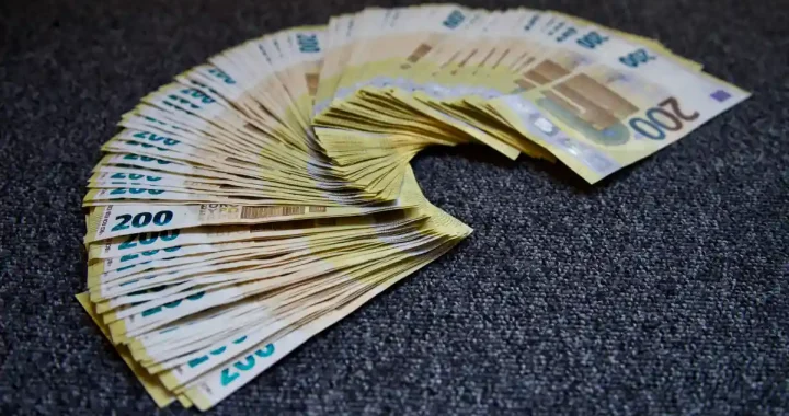 Taxas de câmbio para 25 de março: NBU atualizou o valor do dólar, euro e zloty