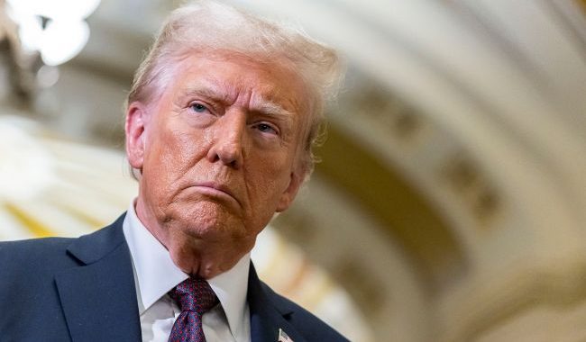 Trump quer gastar 1 trilhão de dólares no exército dos EUA
