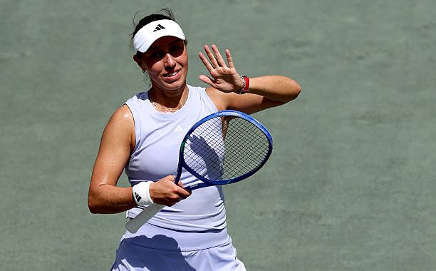 Charleston. Pegula derrota a atual campeã, Anisimova e Kenin para se encontrarem nas semifinais