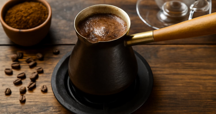 Preparo de café na cafeteira turca corretamente: segredos da maestria