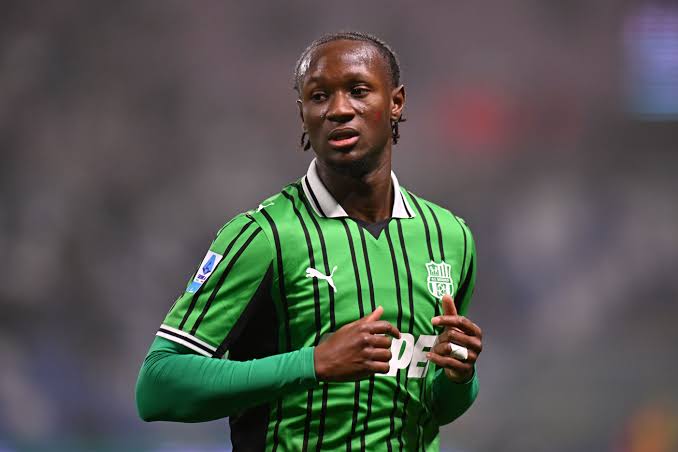 Ismaël Koné sufrió una fractura en la pierna izquierda durante el Canadá-Catar y no volverá a jugar en el Mundial 2026. El centrocampista fue hospitalizado y será operado.